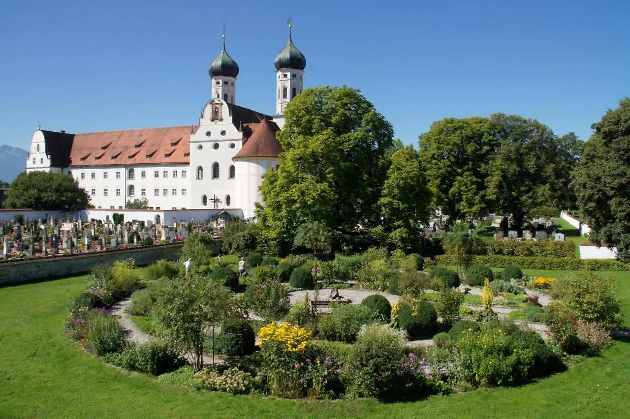 Gasthof Zentrum für Umwelt und Kultur - Gästehaus und Jugendbildungseinrichtung im Maierhof Benediktbeuern